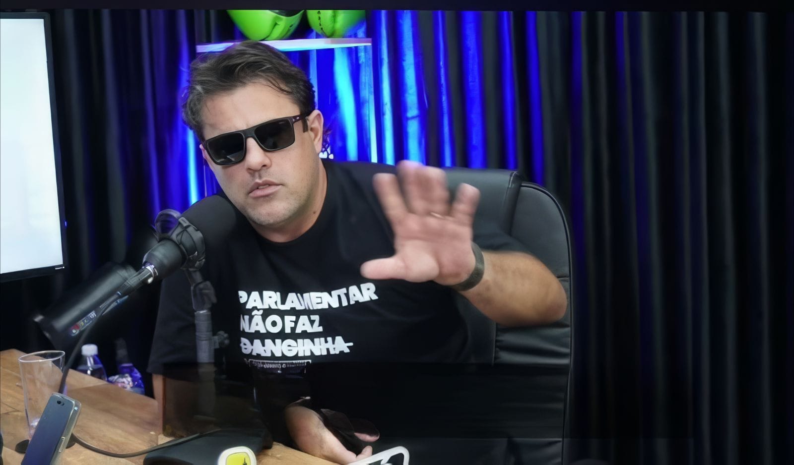 "Tudo Ladrão e Vagabundo": Milas Detona Polarização entre Lula e Bolsonaro