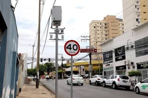 A FARSA DOS RADARES: Abílio atropela promessa e abre licitação milionária de R$ 63 milhões para cercar Cuiabá