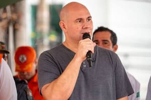 Educação sob Ataque: Abílio Brunini corta R$ 4 milhões das Escolas para custear Administração