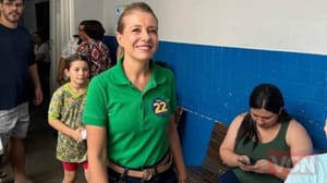 BOMBA EM VÁRZEA GRANDE: DENÚNCIAS NA PF SOBRE "CAIXA 2" NA CAMPANHA DE FLÁVIA MORETTI ASSOMBRAM E PODEM CASSAR MANDATO!
